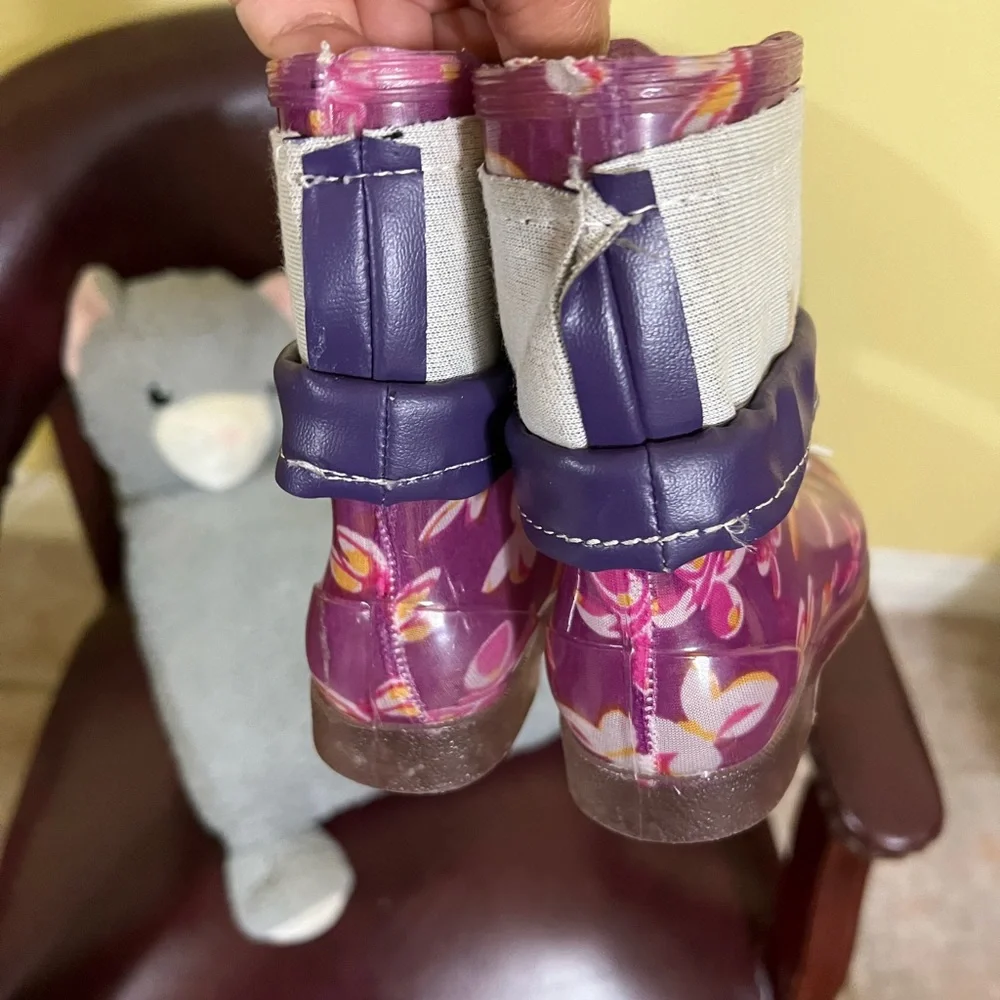 Shoes size 9